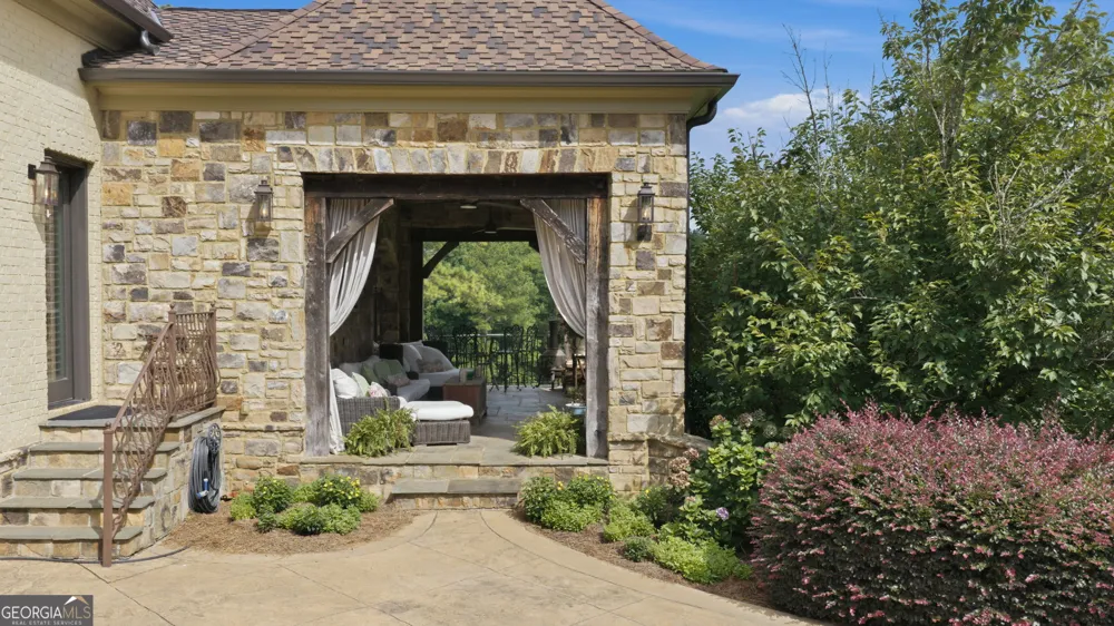 110 Fairway RUN Forsyth, GA 31029