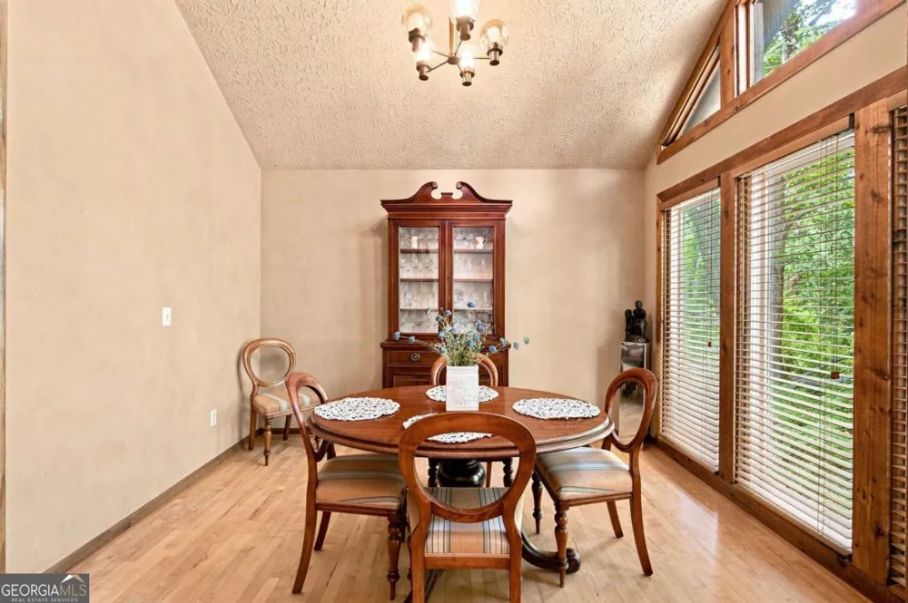 4361 Bishop Lake RD Marietta, GA 30062