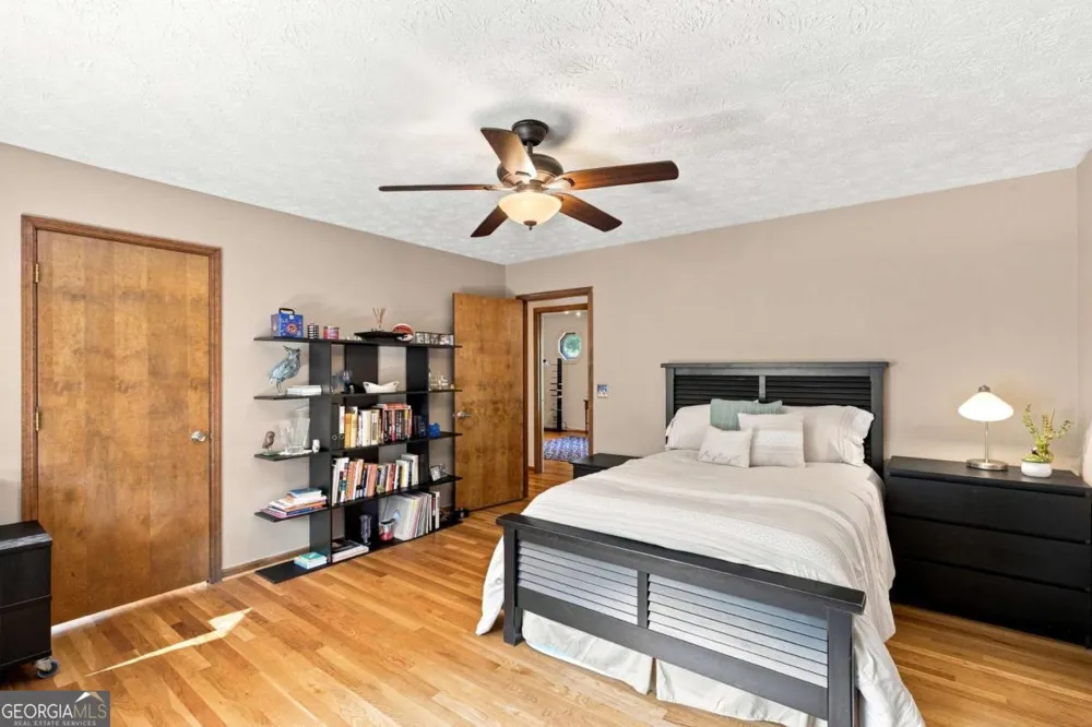 4361 Bishop Lake RD Marietta, GA 30062