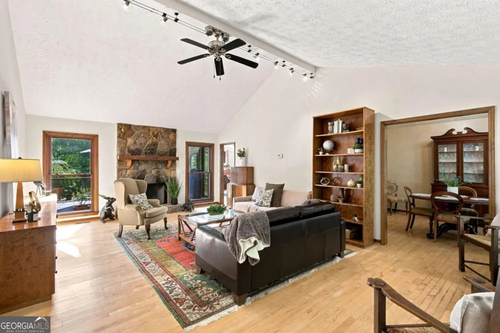 4361 Bishop Lake RD Marietta, GA 30062