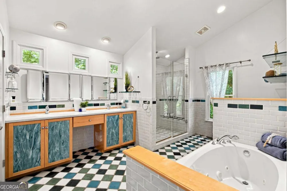 4361 Bishop Lake RD Marietta, GA 30062