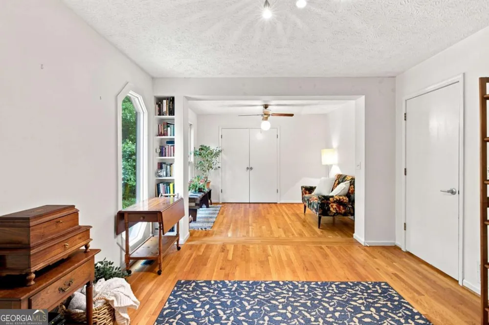 4361 Bishop Lake RD Marietta, GA 30062