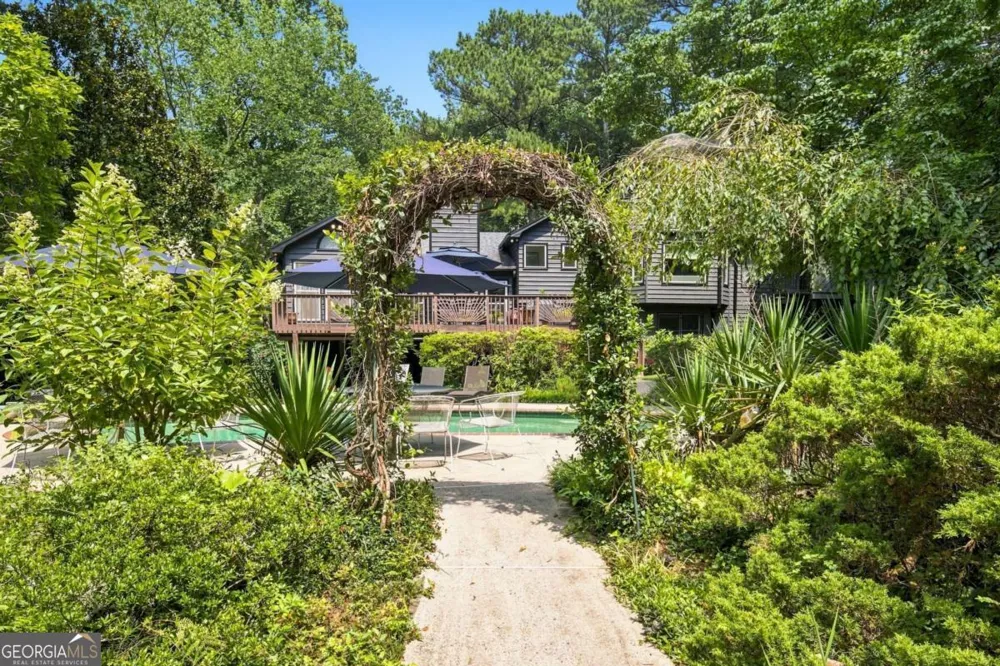 4361 Bishop Lake RD Marietta, GA 30062