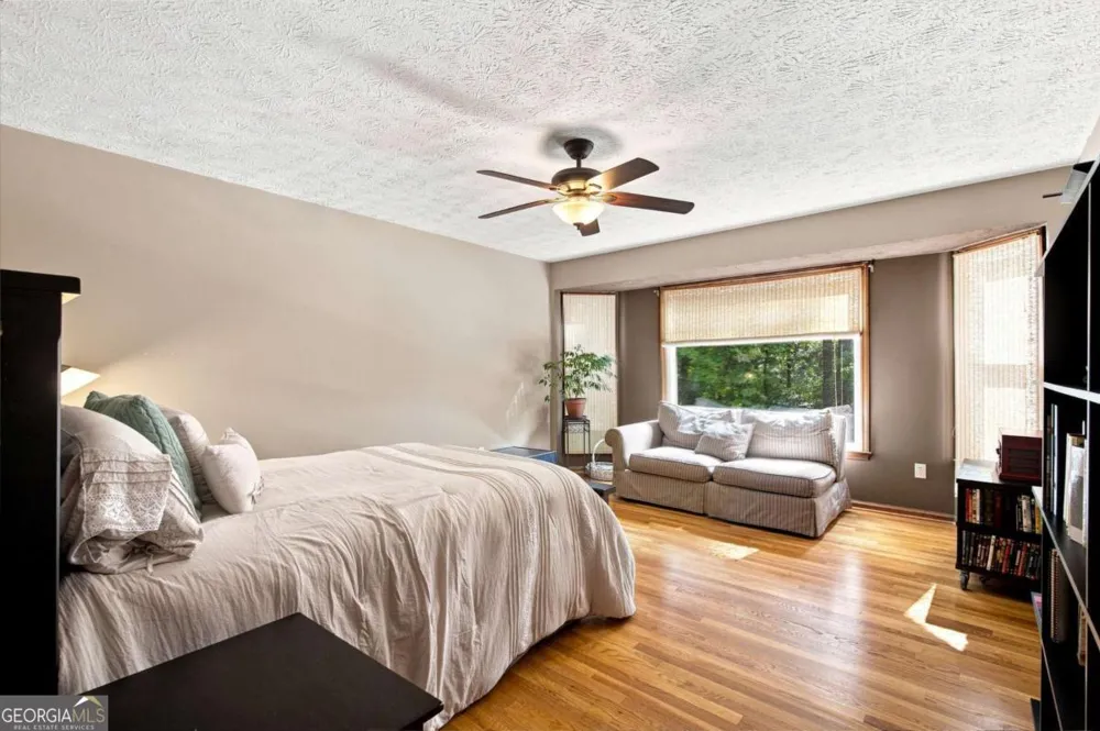 4361 Bishop Lake RD Marietta, GA 30062