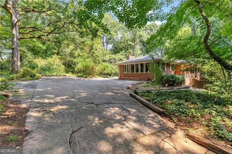 39 Harmony Grove RD Lilburn, GA 30047