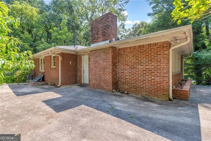 39 Harmony Grove RD Lilburn, GA 30047