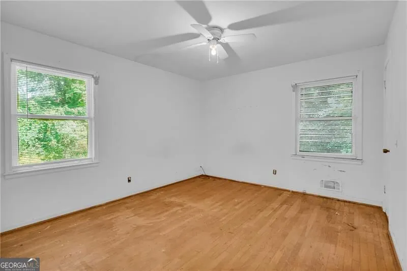 39 Harmony Grove RD Lilburn, GA 30047