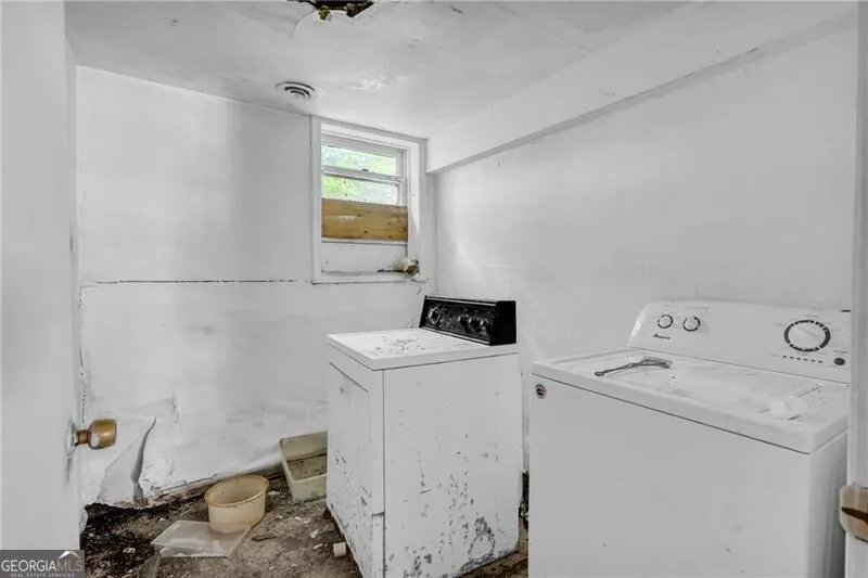 39 Harmony Grove RD Lilburn, GA 30047