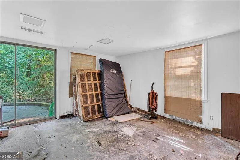 39 Harmony Grove RD Lilburn, GA 30047