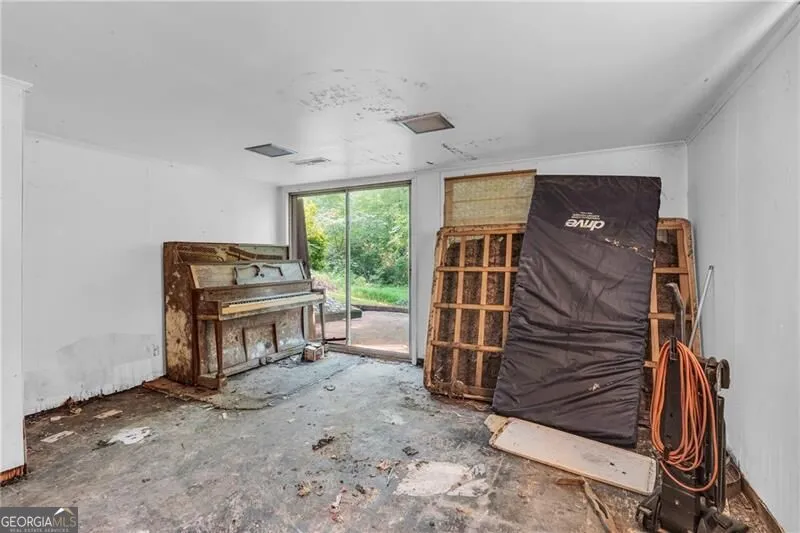 39 Harmony Grove RD Lilburn, GA 30047