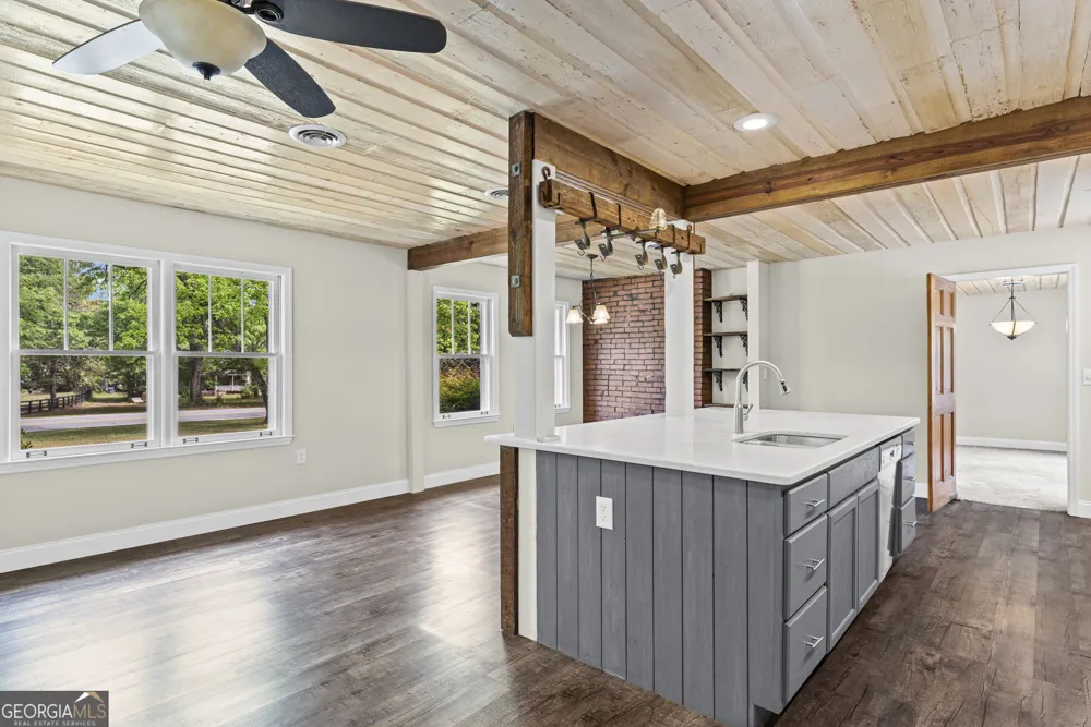 110 Handy RD Newnan, GA 30263