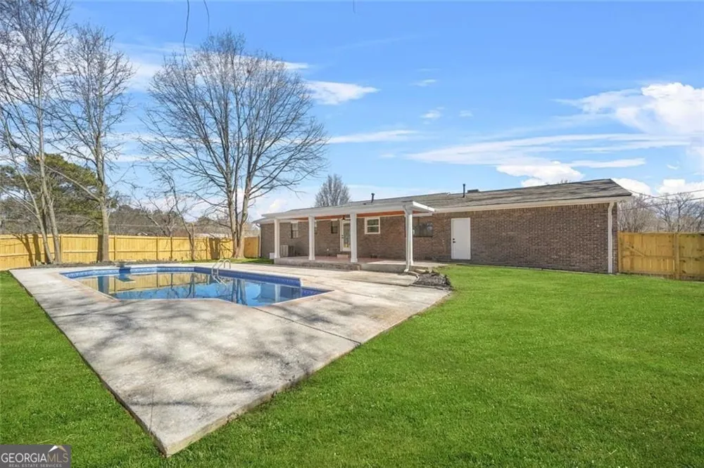 897 Marie LN SW Conyers, GA 30094