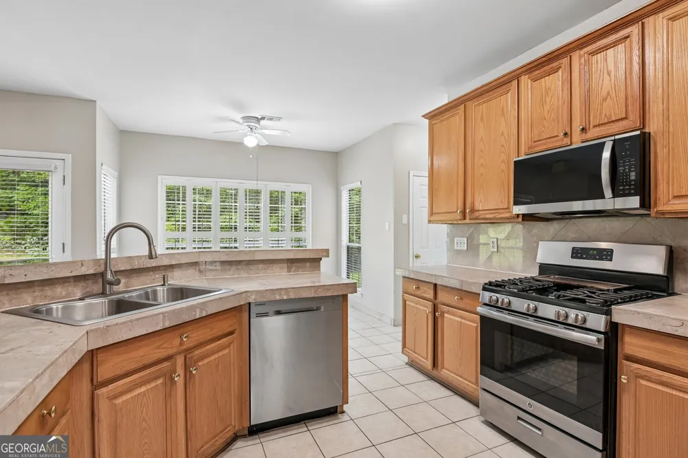 120 Heritage CT Fayetteville, GA 30214