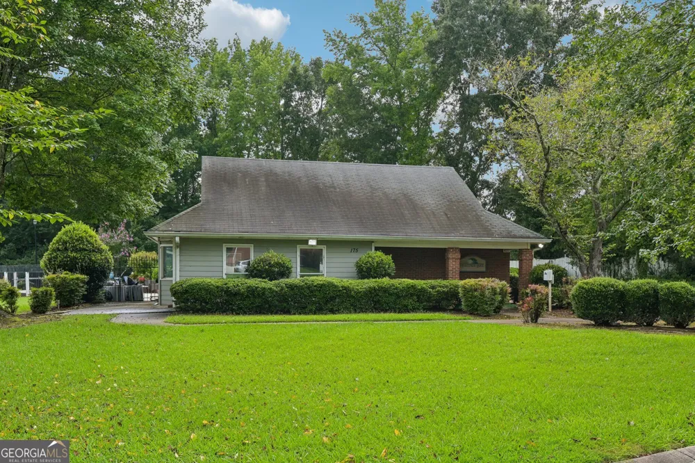 120 Heritage CT Fayetteville, GA 30214