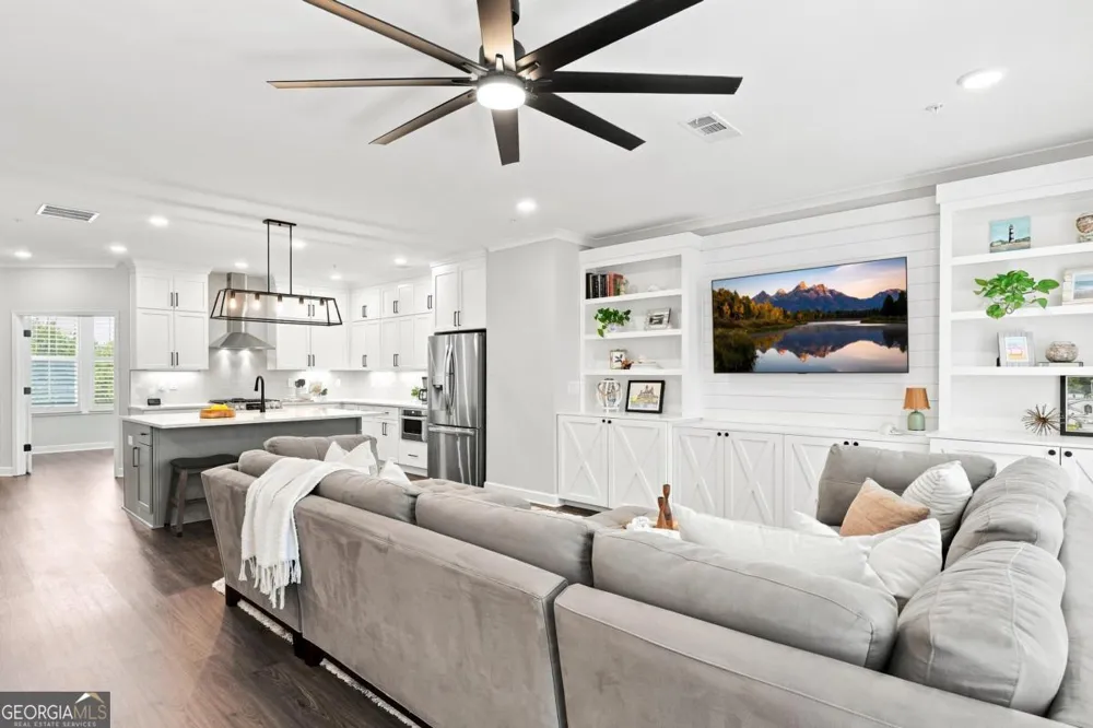 252 Retreat LN Canton, GA 30114