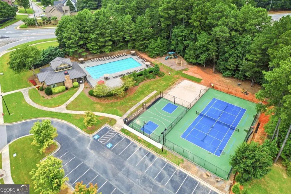 388 Riverclub RD Acworth, GA 30101