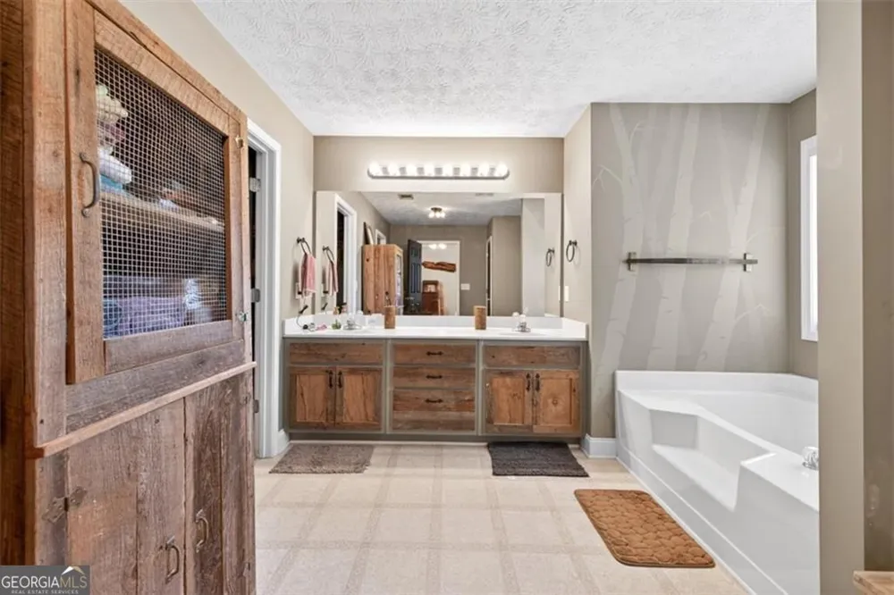 89 Katie Spring LN Jefferson, GA 30549