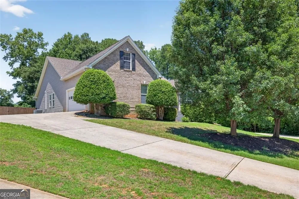 89 Katie Spring LN Jefferson, GA 30549