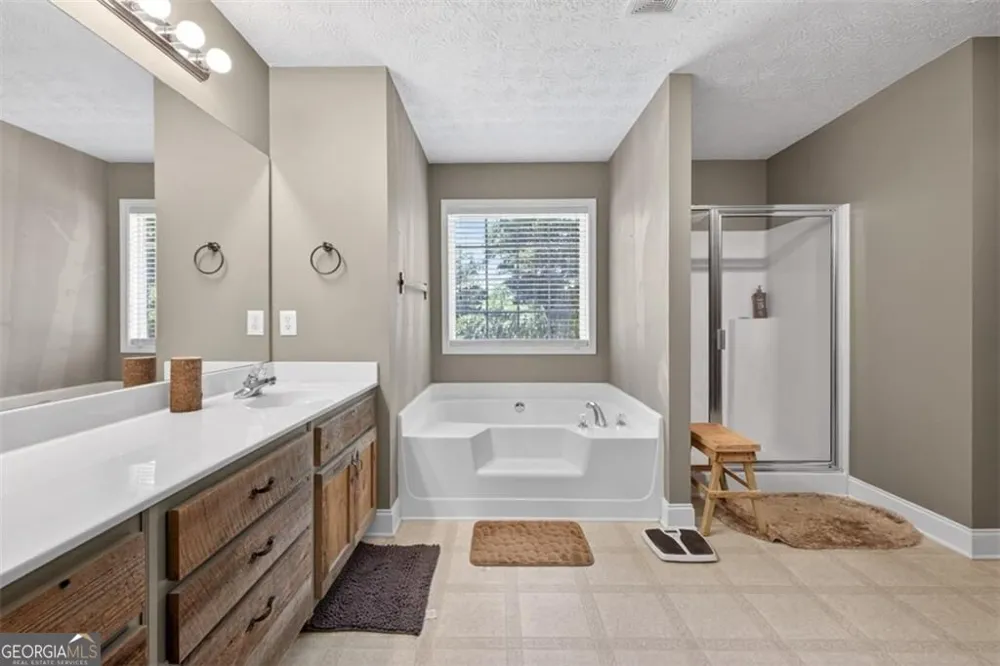 89 Katie Spring LN Jefferson, GA 30549