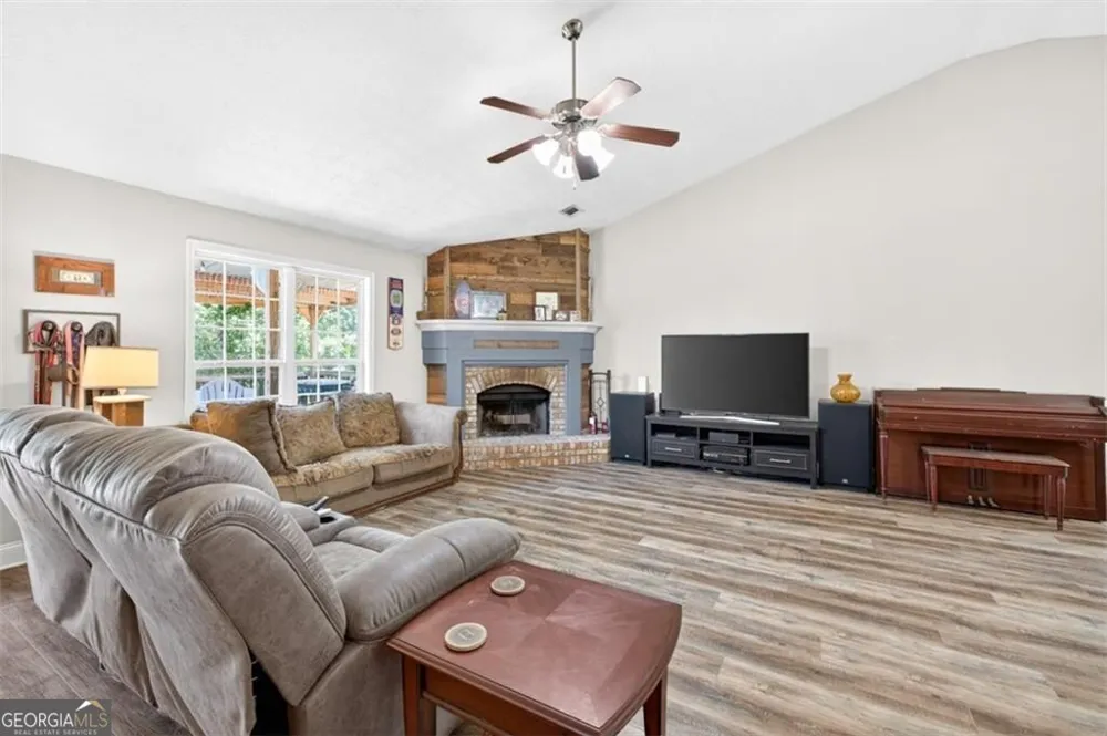 89 Katie Spring LN Jefferson, GA 30549