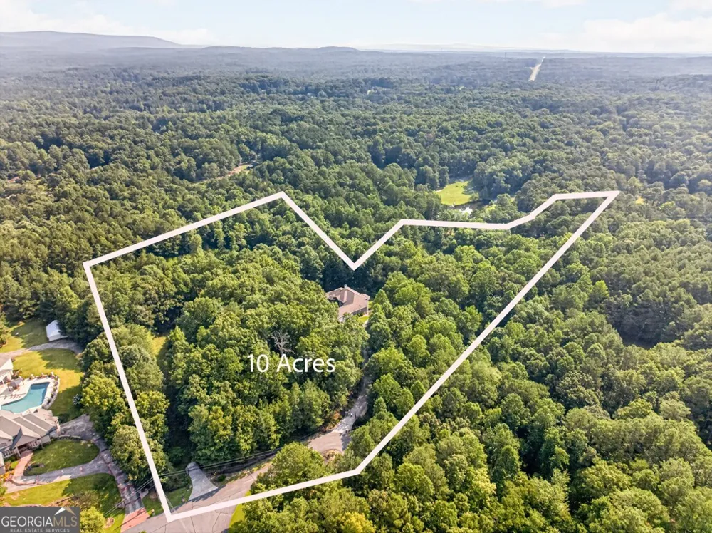 27 Hawks Farm RD White, GA 30184