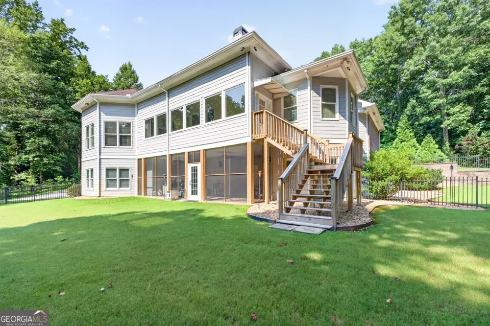 27 Hawks Farm RD White, GA 30184