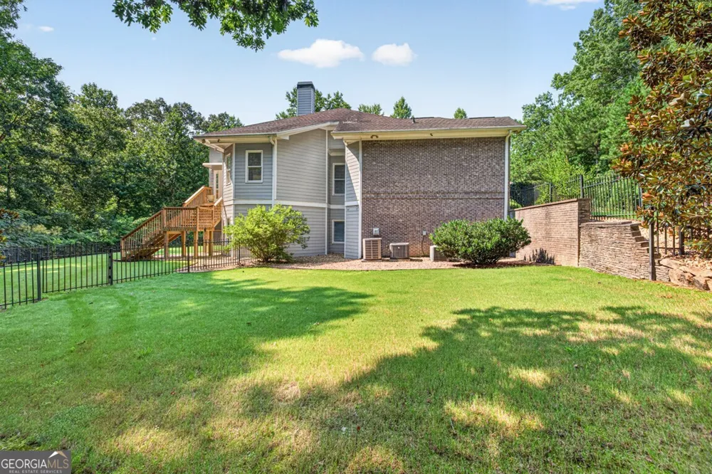 27 Hawks Farm RD White, GA 30184