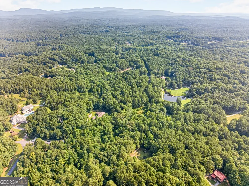 27 Hawks Farm RD White, GA 30184