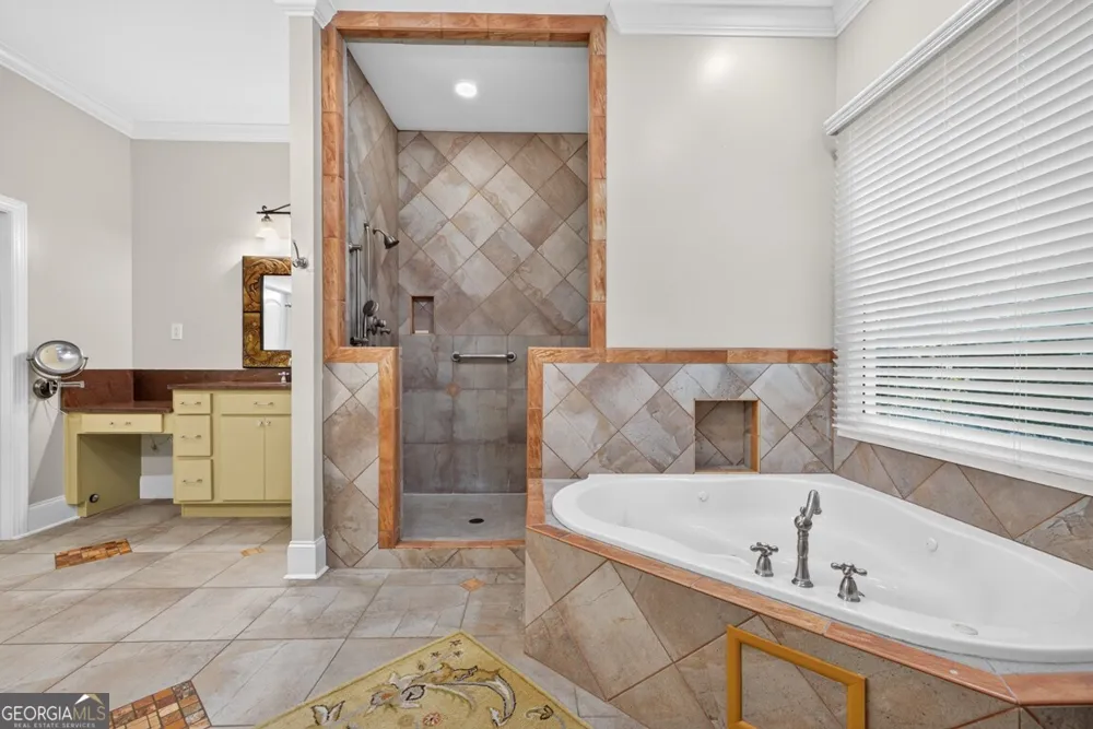 27 Hawks Farm RD White, GA 30184