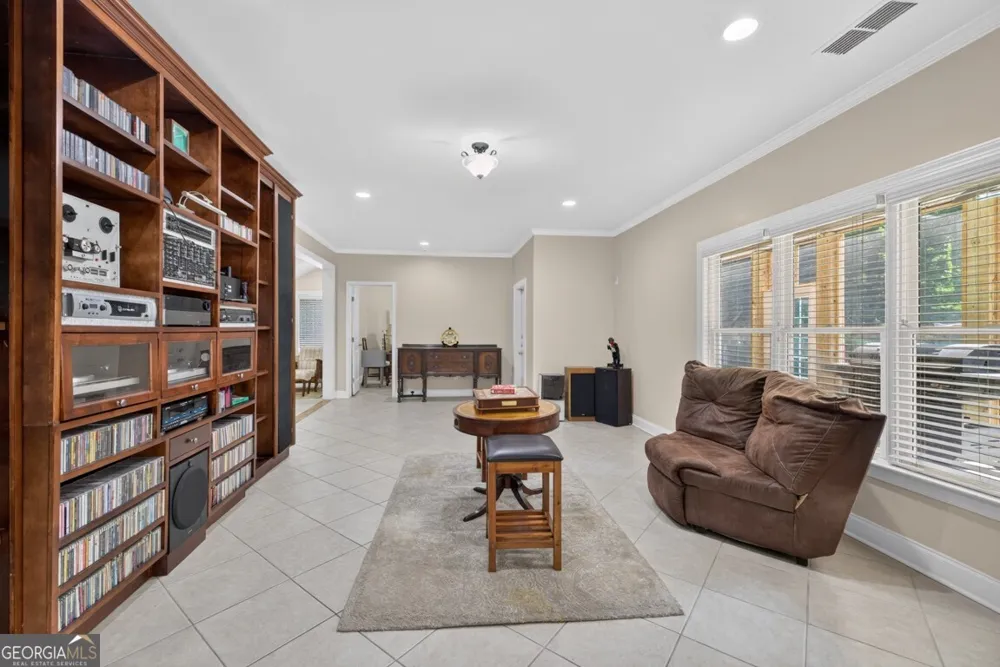 27 Hawks Farm RD White, GA 30184
