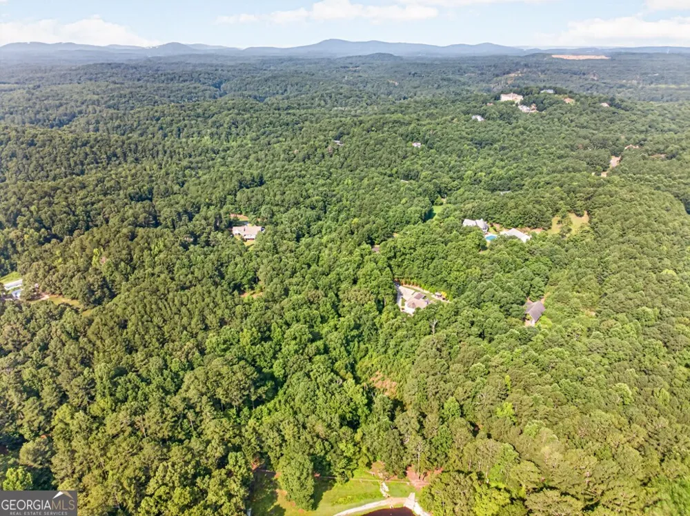 27 Hawks Farm RD White, GA 30184
