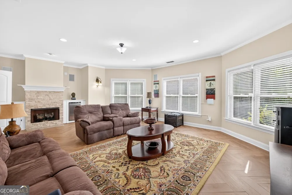 27 Hawks Farm RD White, GA 30184