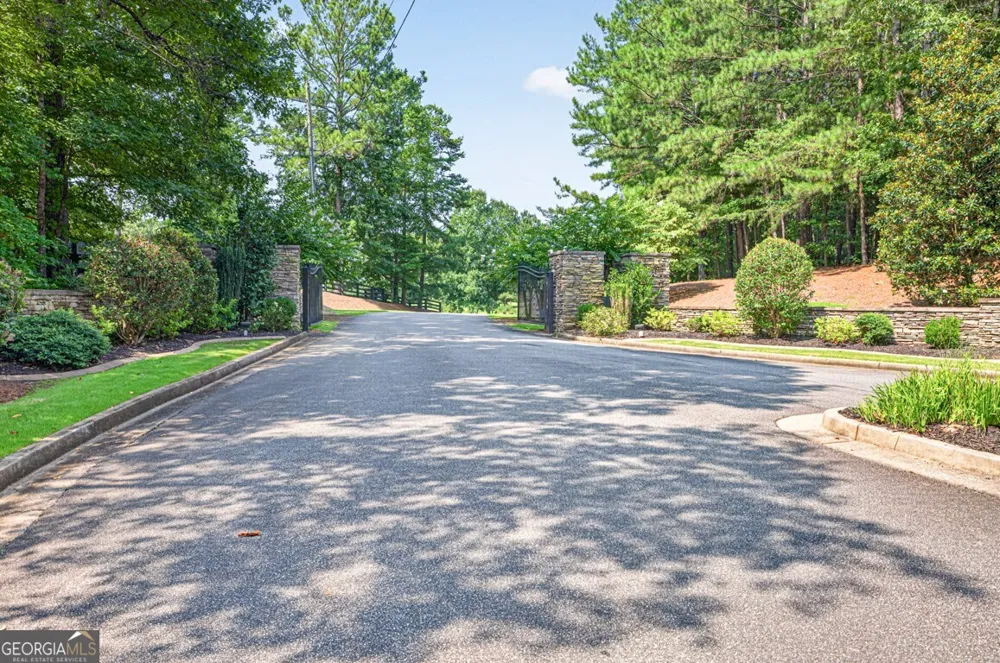 27 Hawks Farm RD White, GA 30184
