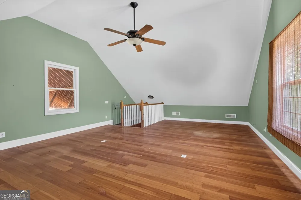 27 Hawks Farm RD White, GA 30184