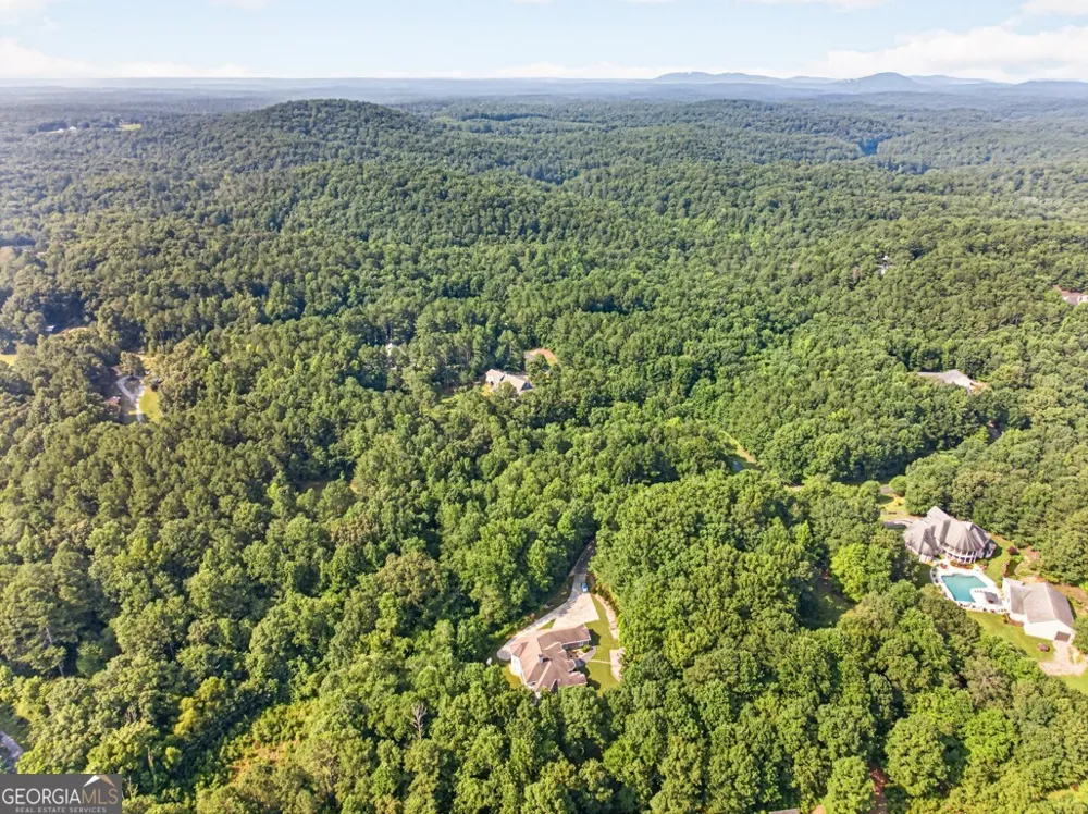 27 Hawks Farm RD White, GA 30184