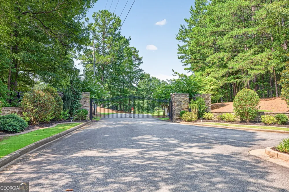 27 Hawks Farm RD White, GA 30184