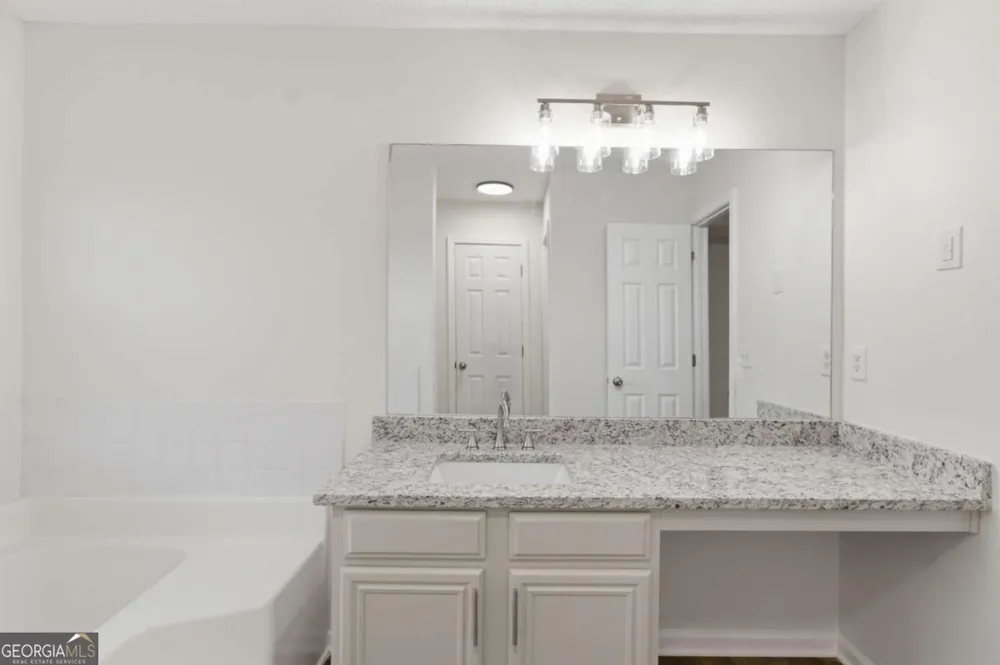 11657 Flemming CT Hampton, GA 30228