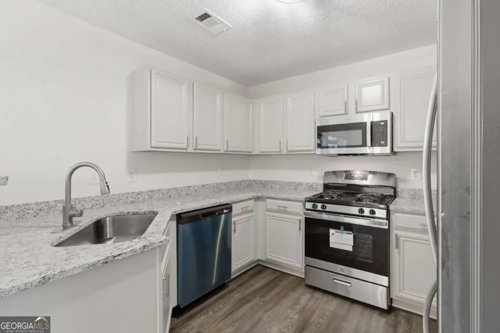 11657 Flemming CT Hampton, GA 30228