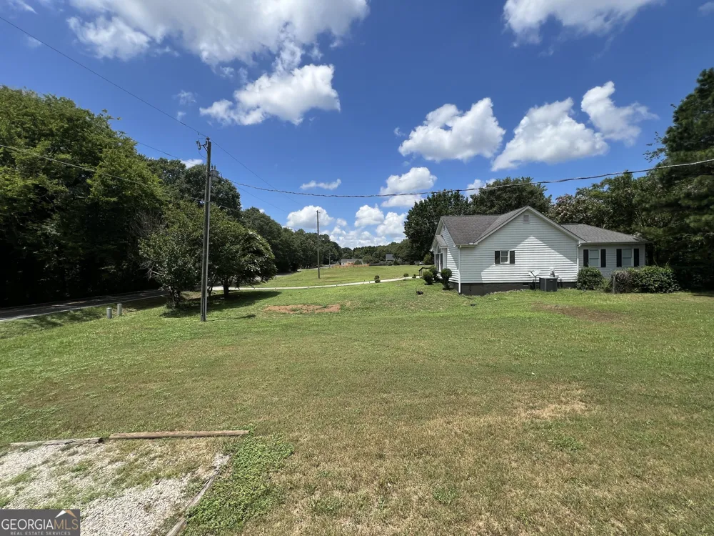 943 GRIER RD Winder, GA 30680