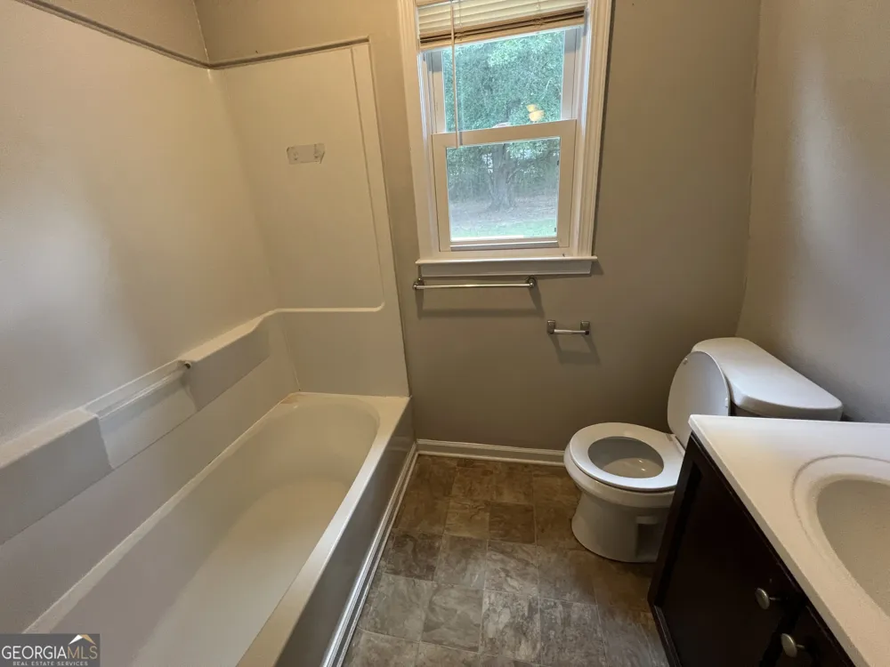 943 GRIER RD Winder, GA 30680