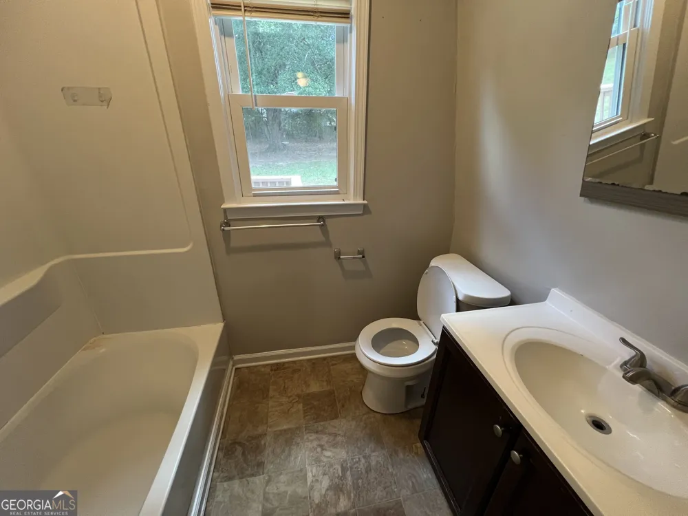 943 GRIER RD Winder, GA 30680
