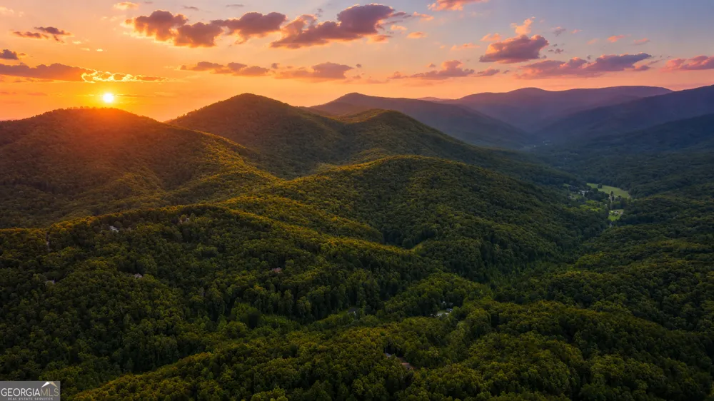 J208 Pine Ridge RD Ellijay, GA 30536