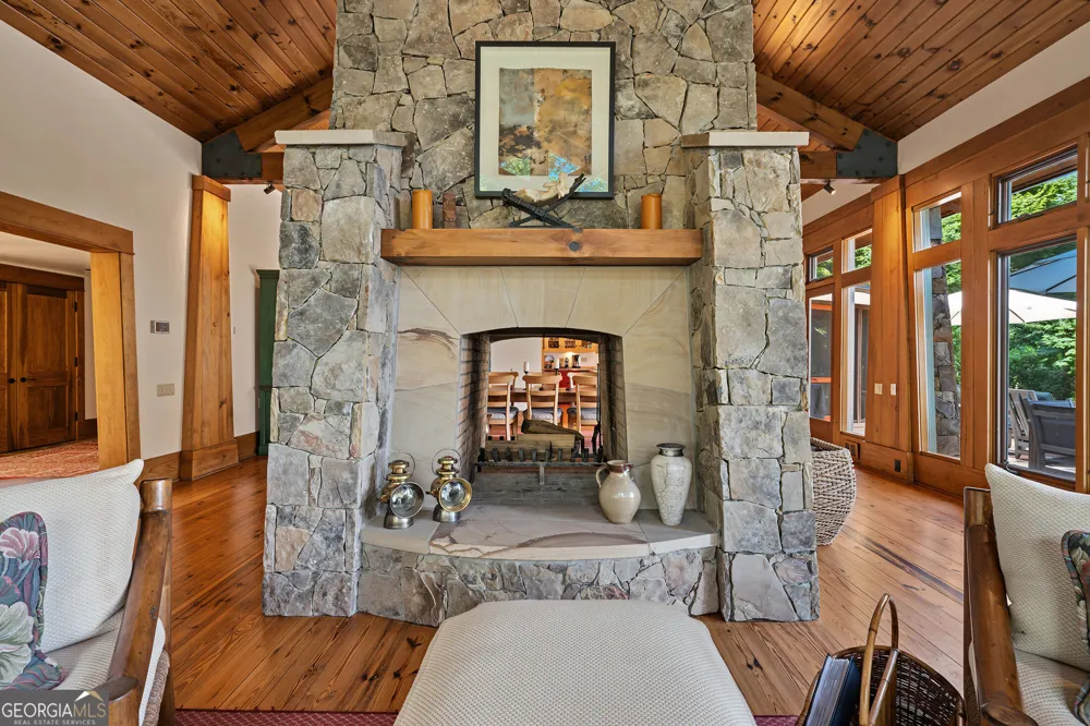 4616 & 4237 Crow Creek RD Lakemont, GA 30552