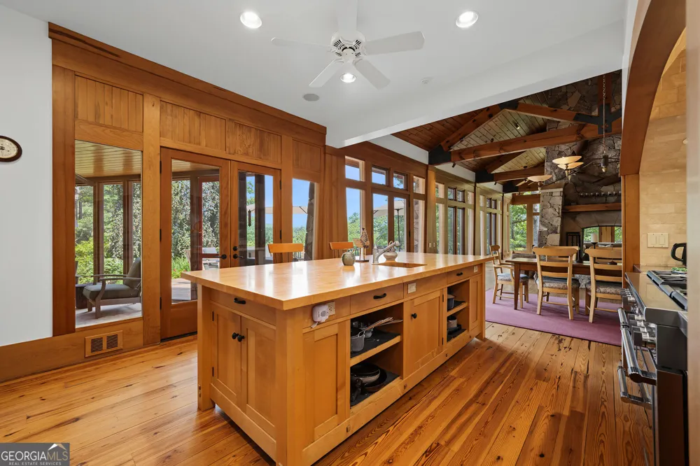 4616 & 4237 Crow Creek RD Lakemont, GA 30552