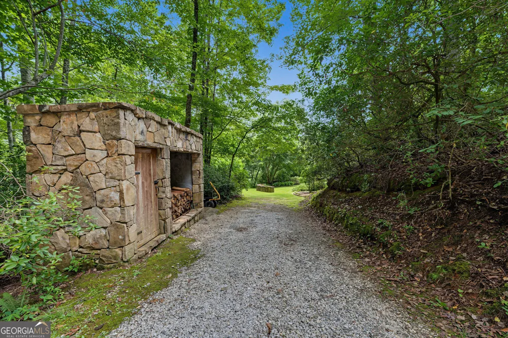 4616 & 4237 Crow Creek RD Lakemont, GA 30552