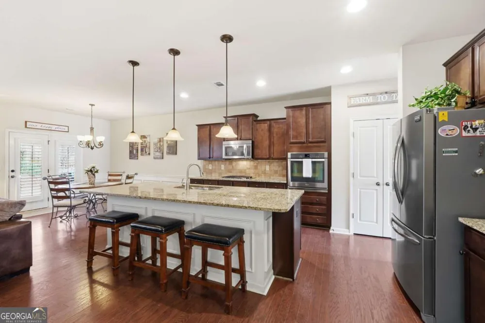 7232 Lake Sterling BLVD Flowery Branch, GA 30542