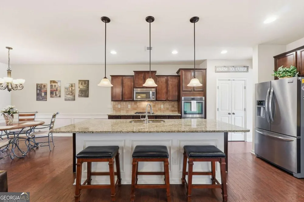 7232 Lake Sterling BLVD Flowery Branch, GA 30542