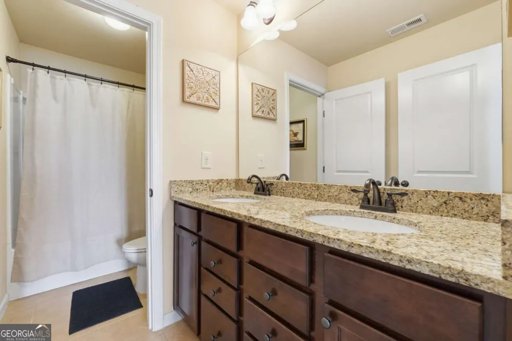 7232 Lake Sterling BLVD Flowery Branch, GA 30542
