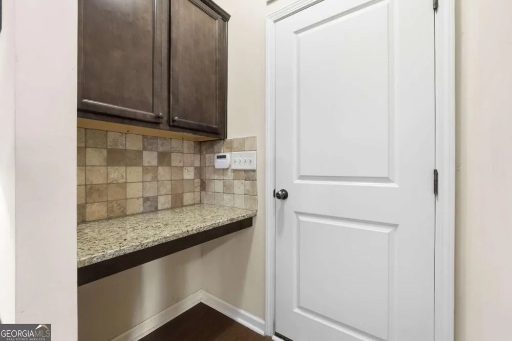 7232 Lake Sterling BLVD Flowery Branch, GA 30542