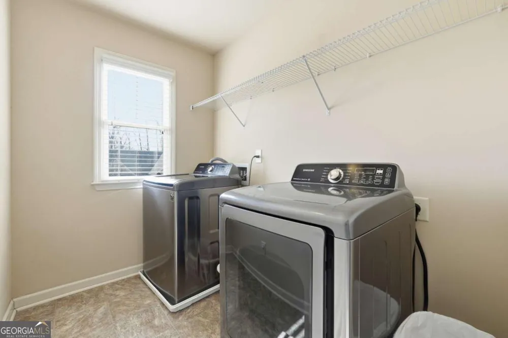 7232 Lake Sterling BLVD Flowery Branch, GA 30542